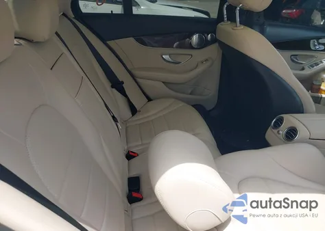 2017 Mercedes-Benz C 300 4Matic/Luxury 4Matic/Sport 4Matic z USA, uszkodzony, nr VIN WDDWF4KB3HR246228